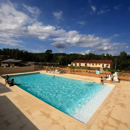 3 Etoiles - Piscine - Eebbie *