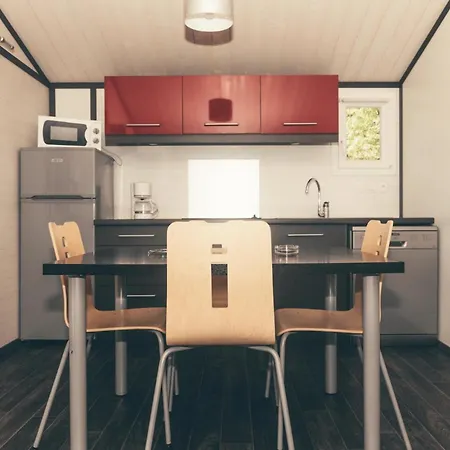 3 Etoiles - Piscine - Eebbie Cazals (Lot)