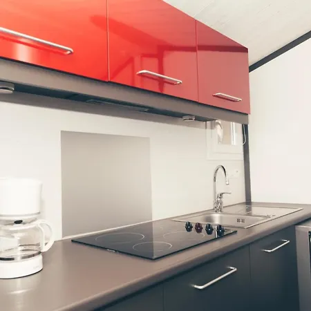 Zecamping 3 Chiens Acceptes Piscine Chauffee A Flanc De Colline Cazals (Lot)