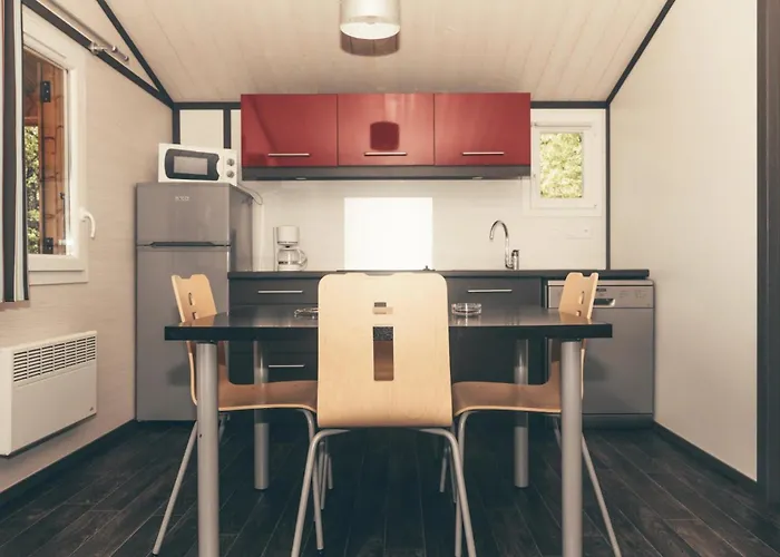 3 Etoiles - Piscine - Eebbie Cazals (Lot)