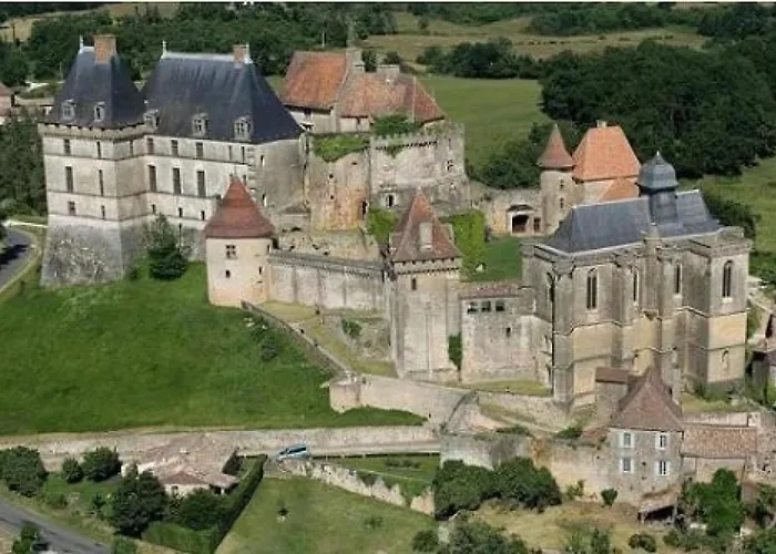 Zecamping 3 Chiens Acceptes Piscine Chauffee A Flanc De Colline *