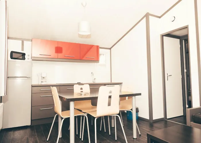 Zecamping 3 Chiens Acceptes Piscine Chauffee A Flanc De Colline *